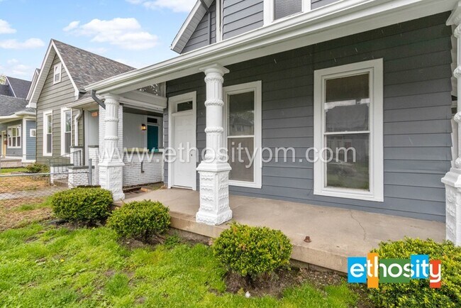 Foto del edificio - 1701 Woodlawn Ave, Indianapolis, IN 46203
