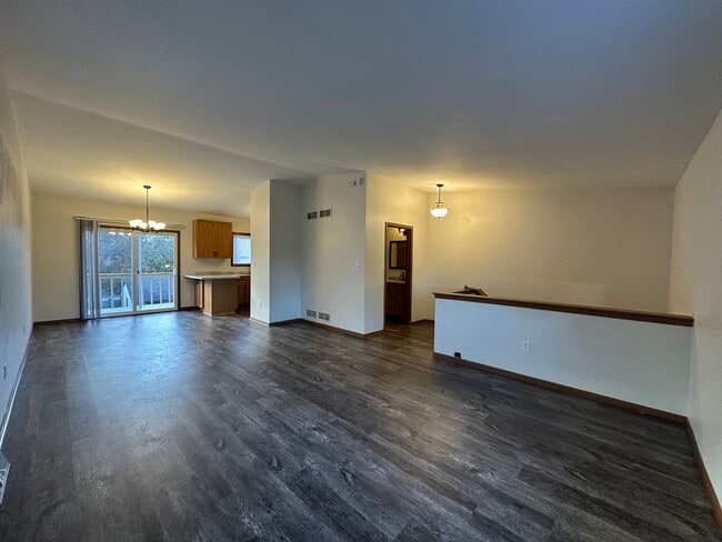 Foto del edificio - 3355-3357 S. 113th Street