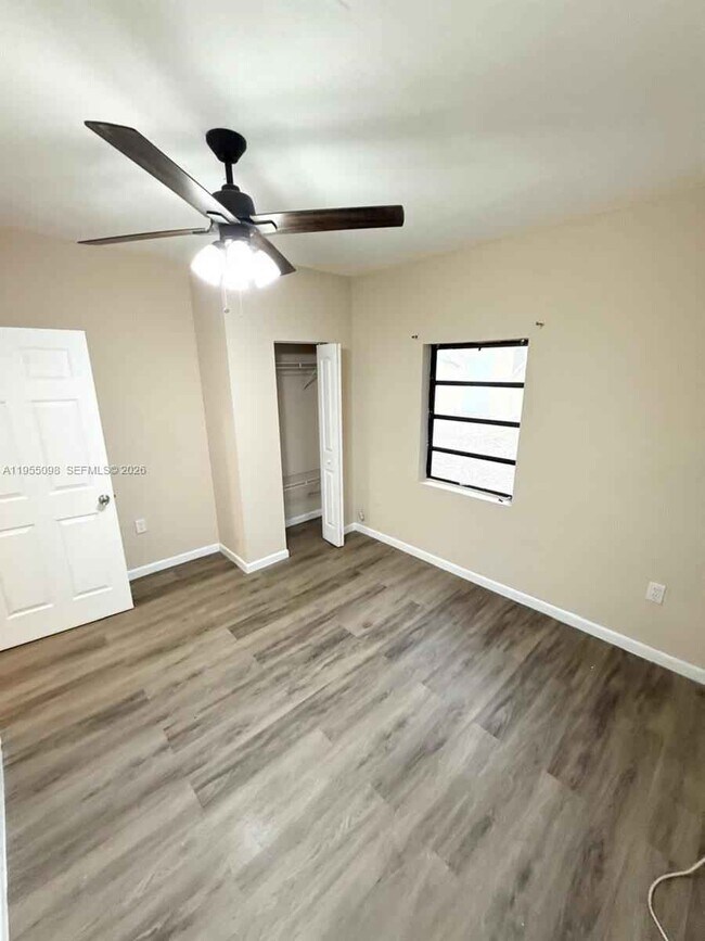 Building Photo - 1340 Peri St