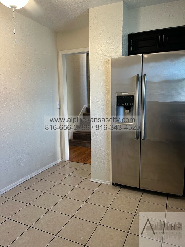 Building Photo - 2-3 Bedroom KC/Raytown Duplex, Vouchers OK