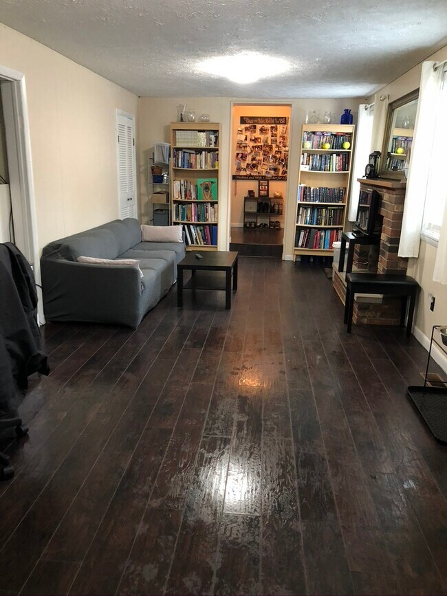 Family/Bonus Room - 2122 Enslow Blvd