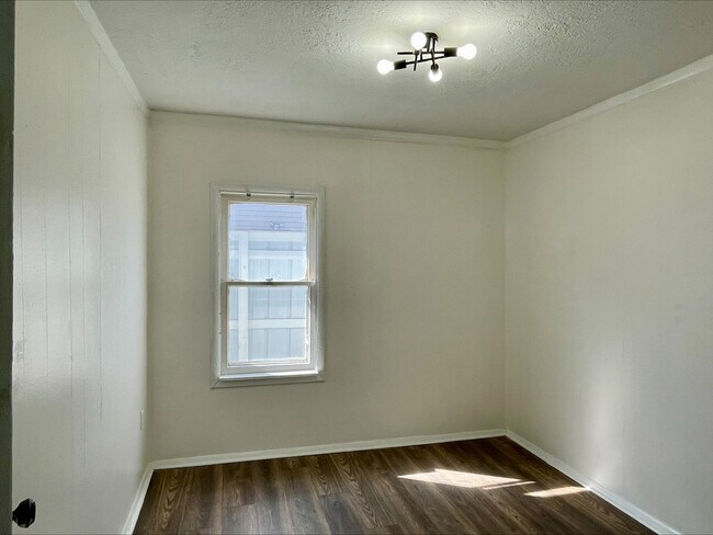 Building Photo - 1500 Wildon Ave