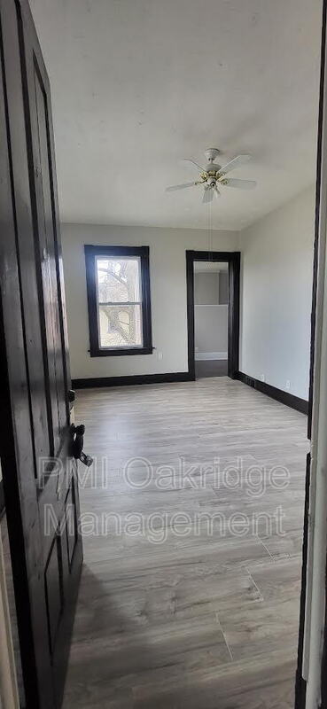 Foto del edificio - 431 W Ash St