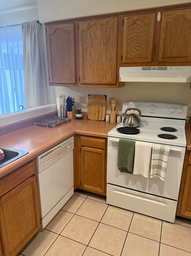 Building Photo - 2536 N Corinthian Garden Dr