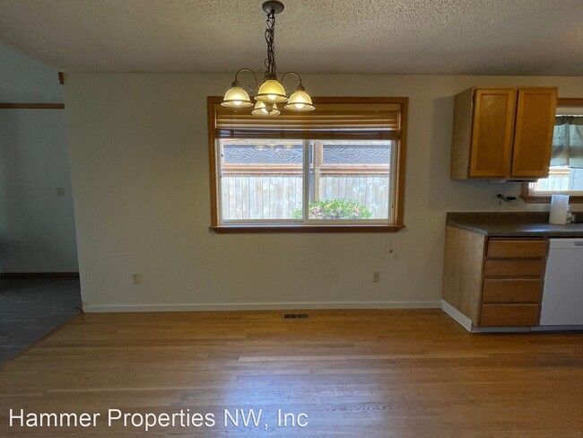 Building Photo - 3 br, 1 bath House - 2725 St Clair Street