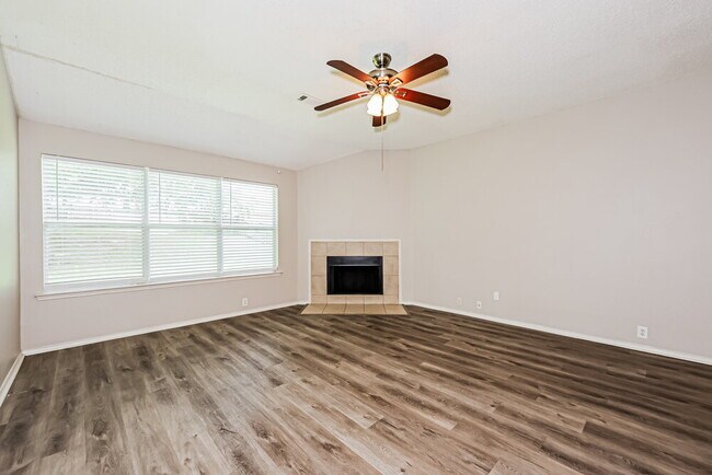 Foto del edificio - 322 Oakhurst Dr