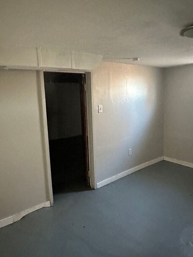 Foto del edificio - 7007 Paisley Dr