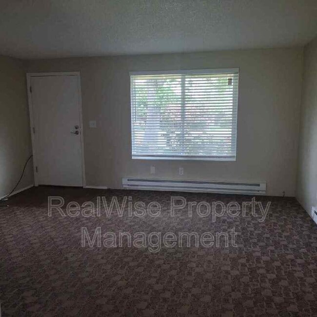 139 Miller St, Sutherlin, OR 97479 Condo for Rent in Sutherlin, OR