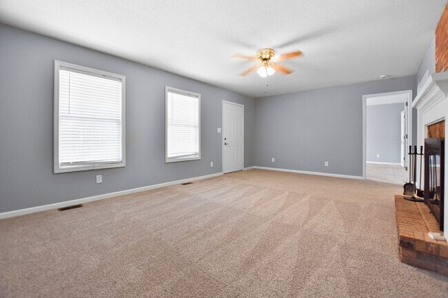 Foto del edificio - Pet Friendly Three Bedroom!