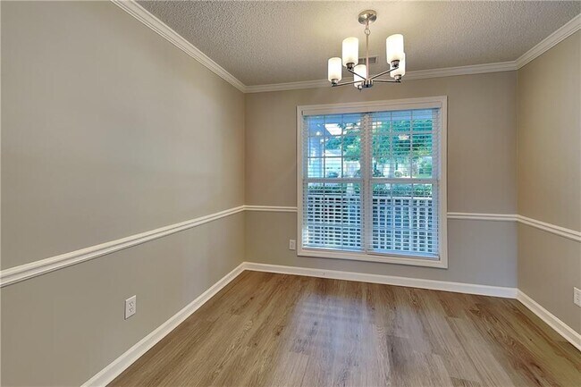 Foto del edificio - 251 Ashland Creek Ct