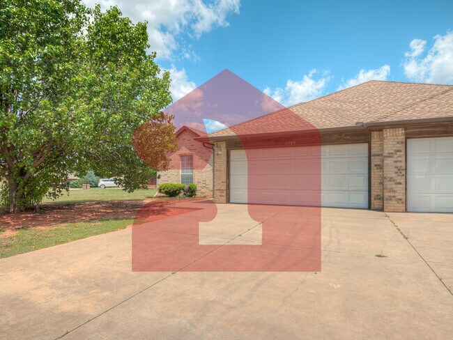 Foto del edificio - 2709 Silvertree Dr