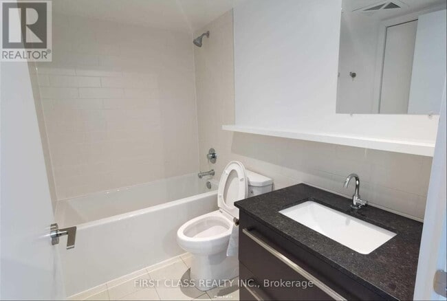 Building Photo - 160 Flemington Rd