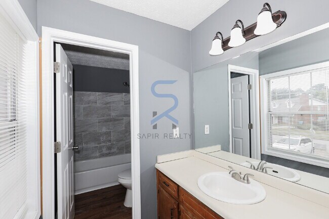 Building Photo - 2133 Hickory Bend SE