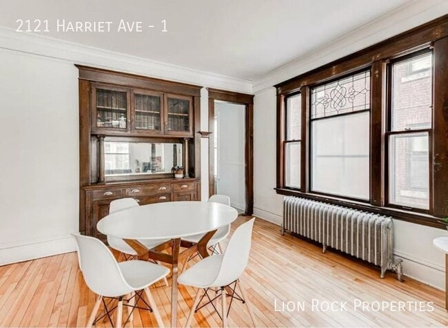 Foto del edificio - 2121 Harriet Ave