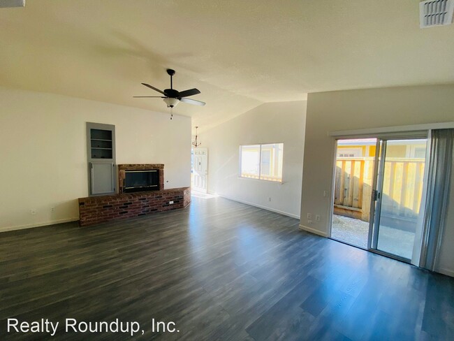 Building Photo - 3 br, 2 bath House - 1310 Rice Ln