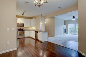 Building Photo - 804 Summer Hawk Dr