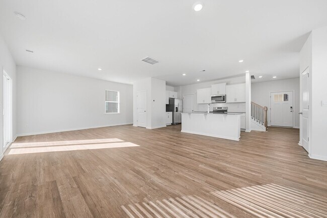 Foto del edificio - New Construction 4BR/3BA Home with 2-Car Garage in The Falls at Hickory