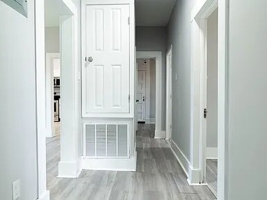 Pasillo - 209 S Haugh Ave