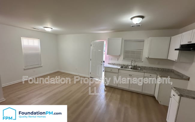 Building Photo - 4183 Knob Dr