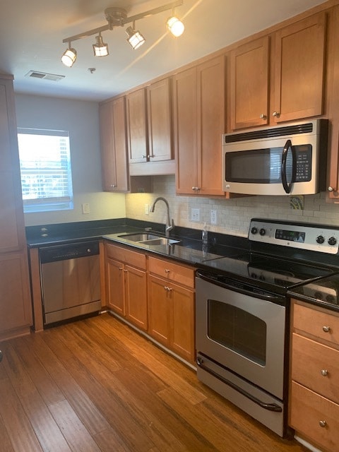 Foto del edificio - 225 Winding River Dr