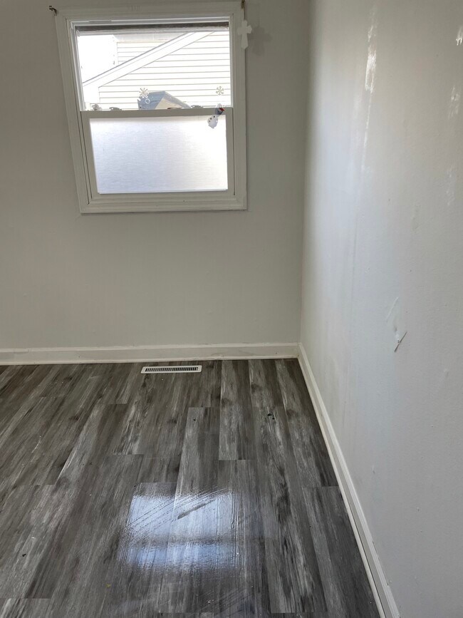 Building Photo - 414 S Dorchester Ave