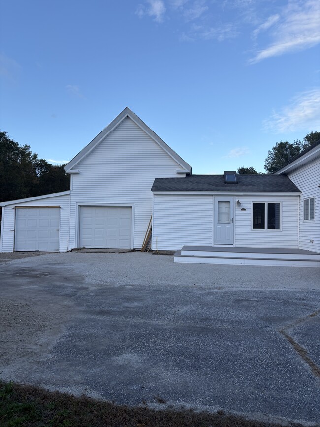 Building Photo - 261 Shaker Rd