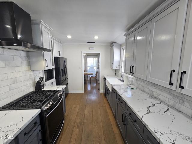 Foto del edificio - 1700 N Pass Ave