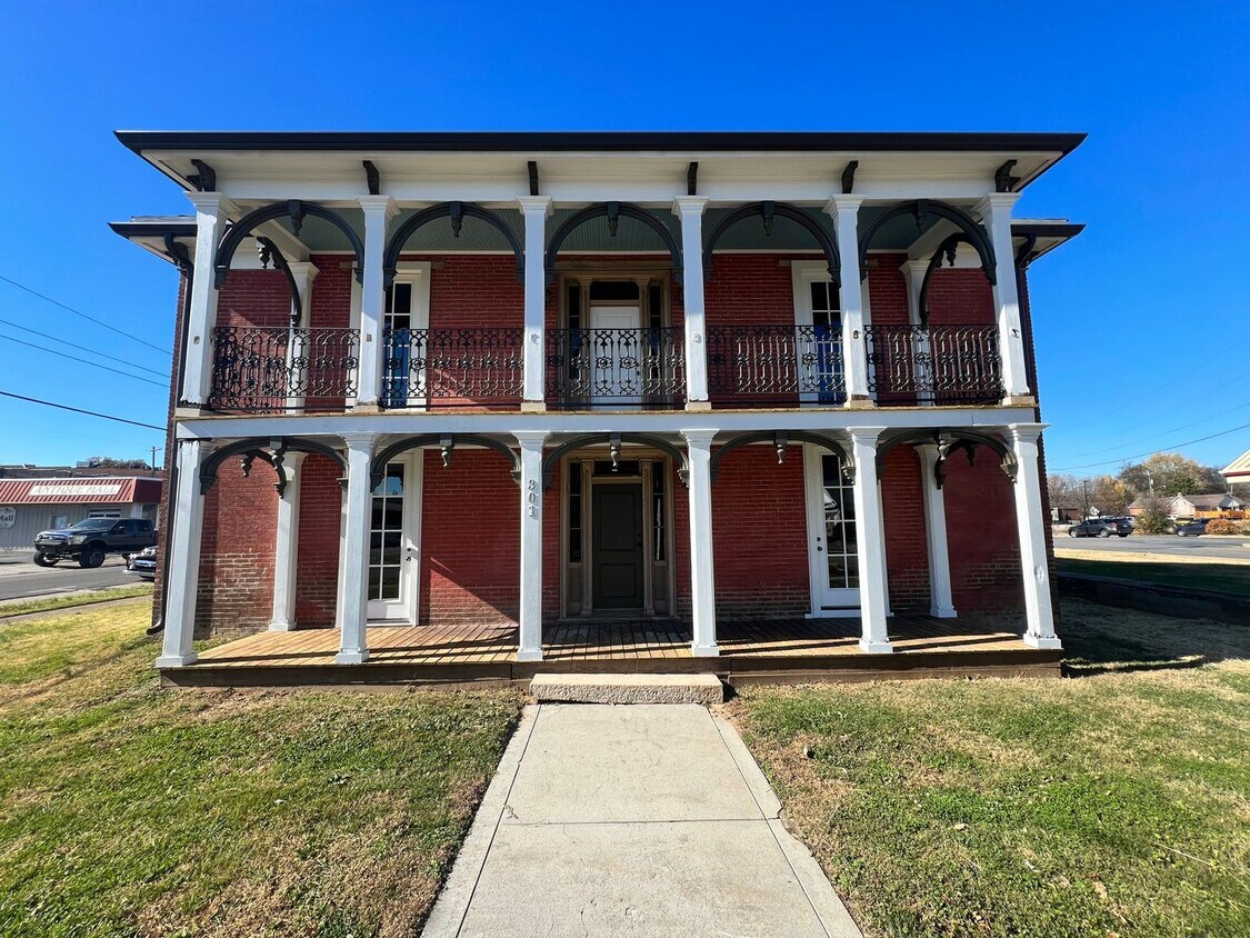 301 N Main St Unit 102, Franklin, KY 42134 Room for Rent in Franklin, KY