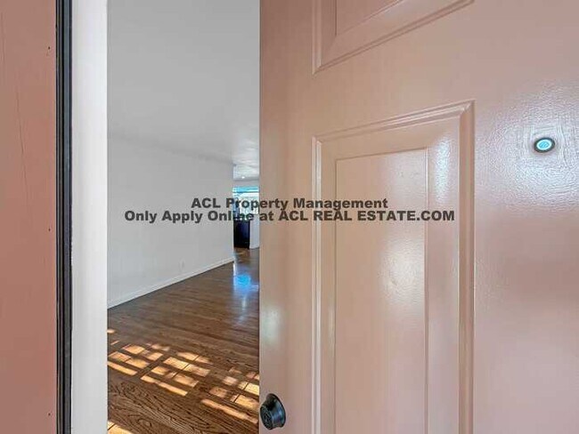 Foto del edificio - Charming San Lorenzo Village Home with Solar & Spacious Backyard