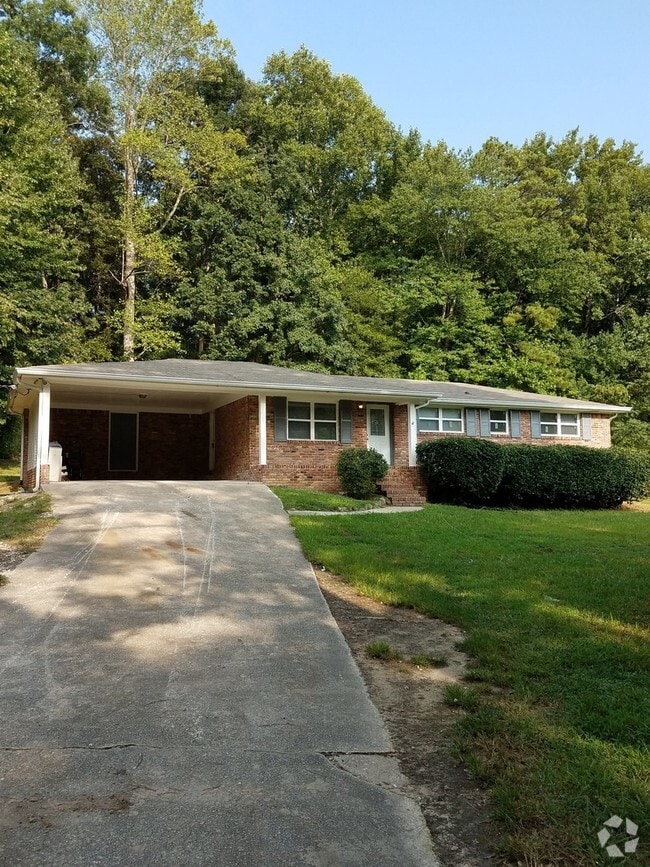 Building Photo - 716 W Spring Dr