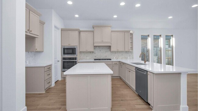 Foto del edificio - 42560 Rustico Rd