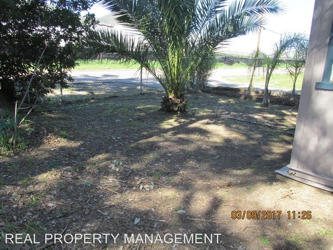 Building Photo - 3537 N Twin Oaks Valley Rd