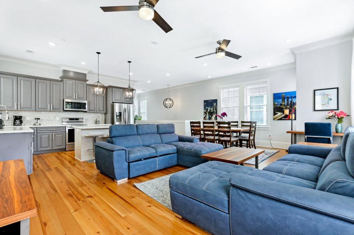 Foto principal - 1212 Carondelet St