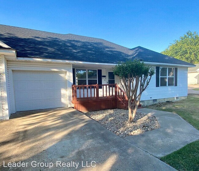 Building Photo - 2 br, 2 bath House - 303 E Modoc