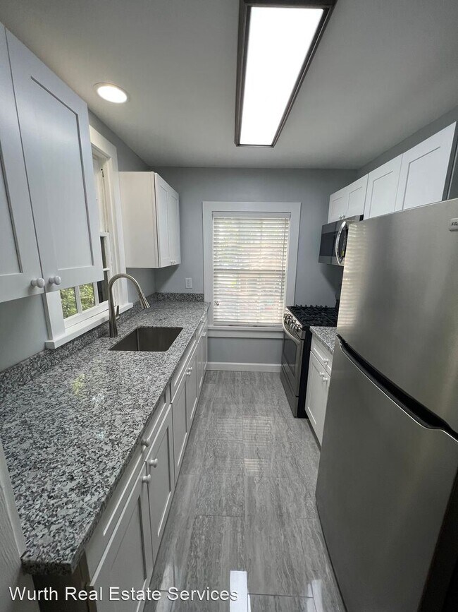 Building Photo - 2 br, 1 bath House - 328 1/2 Gebelin St