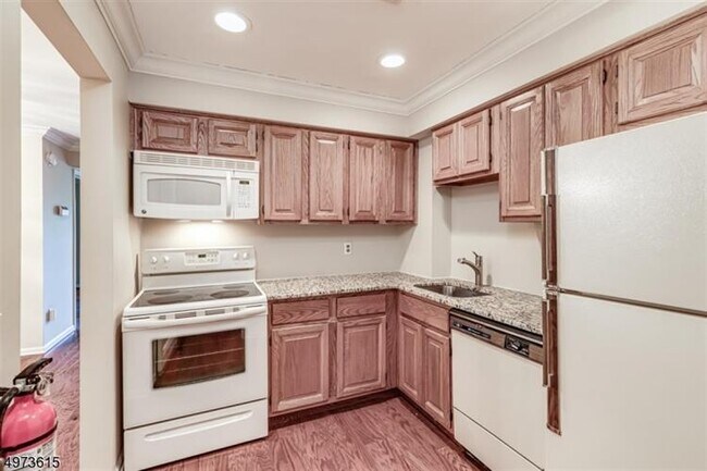 Foto del edificio - 136 Jamestown Rd