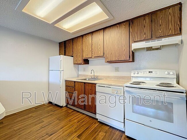 Foto del edificio - 611 Mt Homer Rd