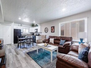 Building Photo - 860 West Village Road-SI ID1533809P