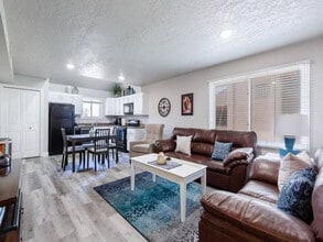 Building Photo - 860 West Village Road-SI ID1533809P