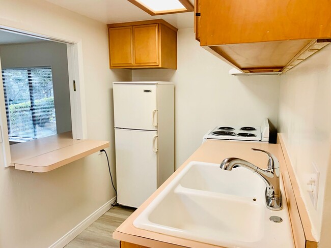 Foto del edificio - 1BD/1BA LA JOLLA COTTAGE ACROSS FROM WINDANSEA! AVAILABLE JUNE FOR $2,895/mo!