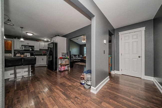 Building Photo - Please View 3D Virtual Walk-Through Before...