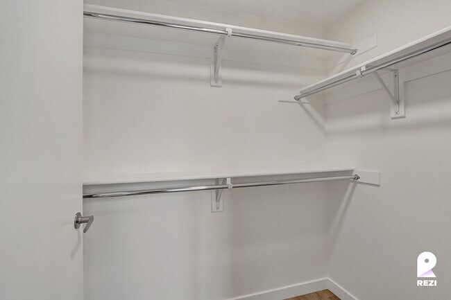 Foto del edificio - 1363 Colton St