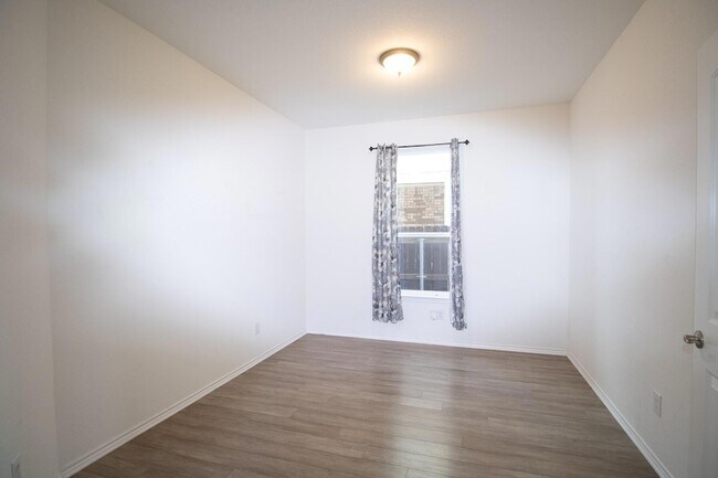 Foto del edificio - 2105 Ebony Dove St