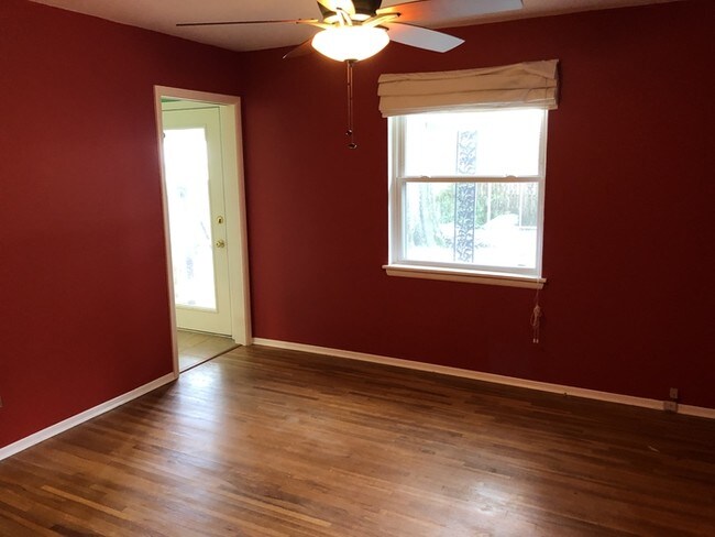 Building Photo - 200 N Jackson St