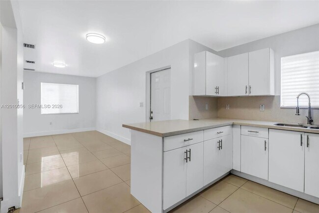 Foto del edificio - 1180 NW 67th St