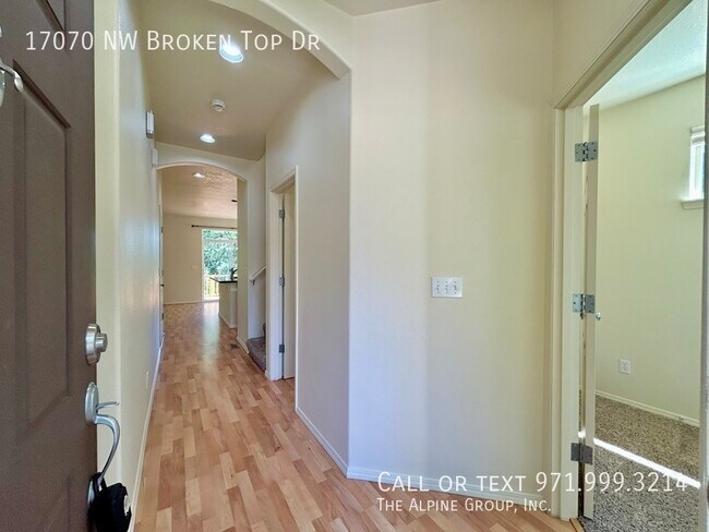 Foto del edificio - 17070 NW Broken Top Dr