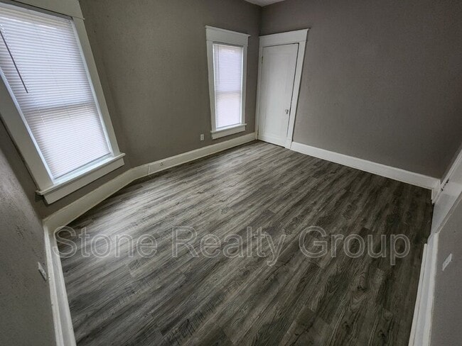Building Photo - 1110 N 9th St