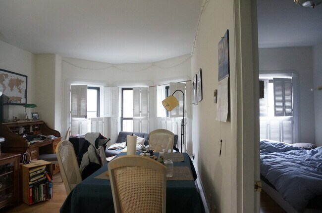 Building Photo - 529 Beacon St