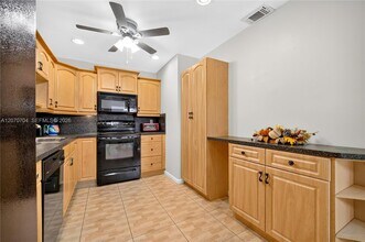Building Photo - 1055 NW 83rd Ave