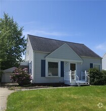 Building Photo - 236 Tyler Ave